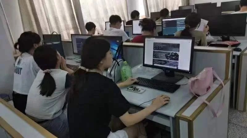 数据实验楼iDataCoding支持辽宁科技大学线上实训教学2.jpg